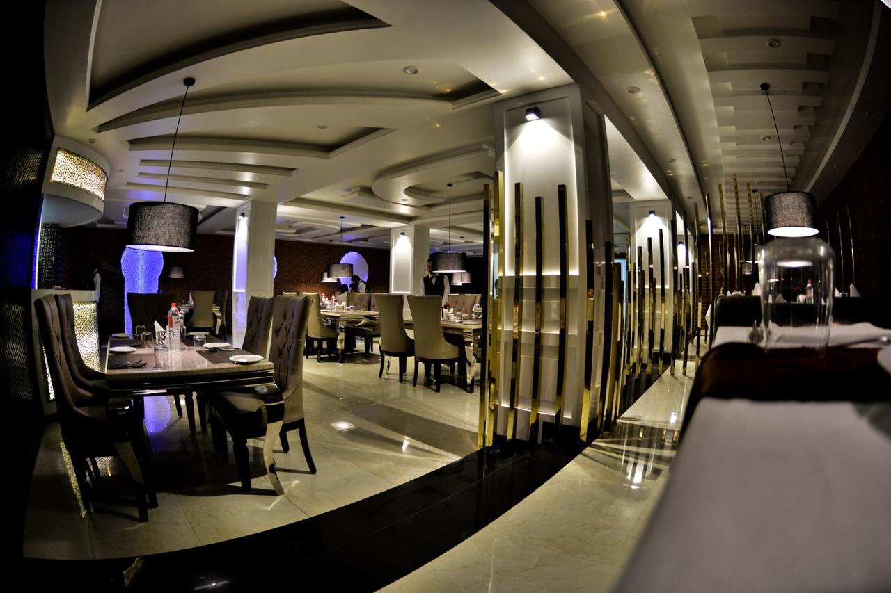 Hotel Samci Riviera Srīnagar Exterior foto